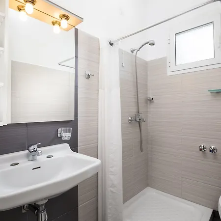 Отель Bella Vista And 2*